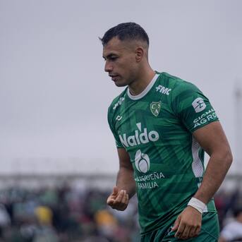 El calvario de Iván Morales en Argentina: sufrió nueva lesión e hinchas piden su salida de Sarmiento