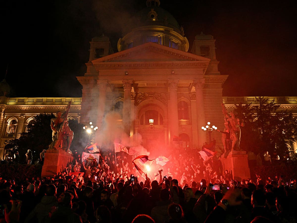 Golpe a la derecha en Serbia: movimiento estudiantil gana las elecciones y pone fin a 14 años de gobierno