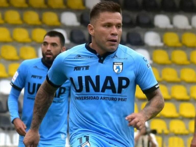 Álvaro Ramos se luce con tremendo golazo de chilena en el duelo entre Temuco e Iquique por la Primera B