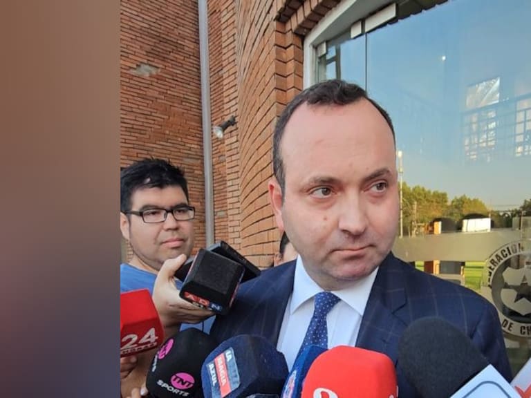 “Cumplir las reglas no es ganar por secretaría, es ganar”: abogado y director de Azul Azul defiende reclamo de la U contra Colo Colo