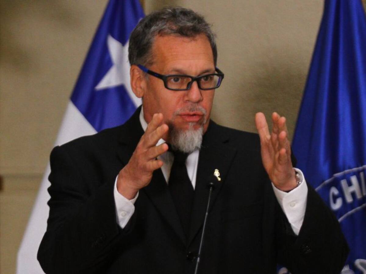 Tras quiebre en el Senado: comisión de Hacienda rechaza renuncia de Lagos Weber y mantiene mayoría oficialista