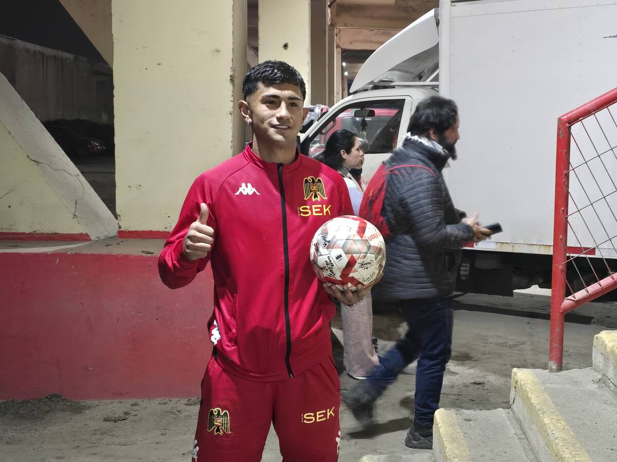 “Me pone muy feliz este momento”: Franco Frías, el goleador de Unión Española que se mueve en Metro