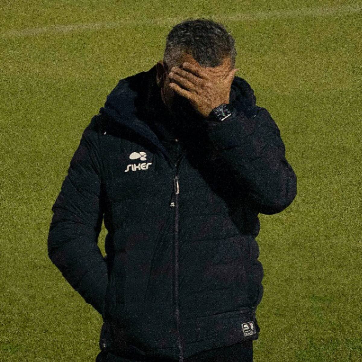 DT chileno recibe duros dardos: “Es el peor técnico que he tenido en mi carrera, la peor persona que me ha dirigido”
