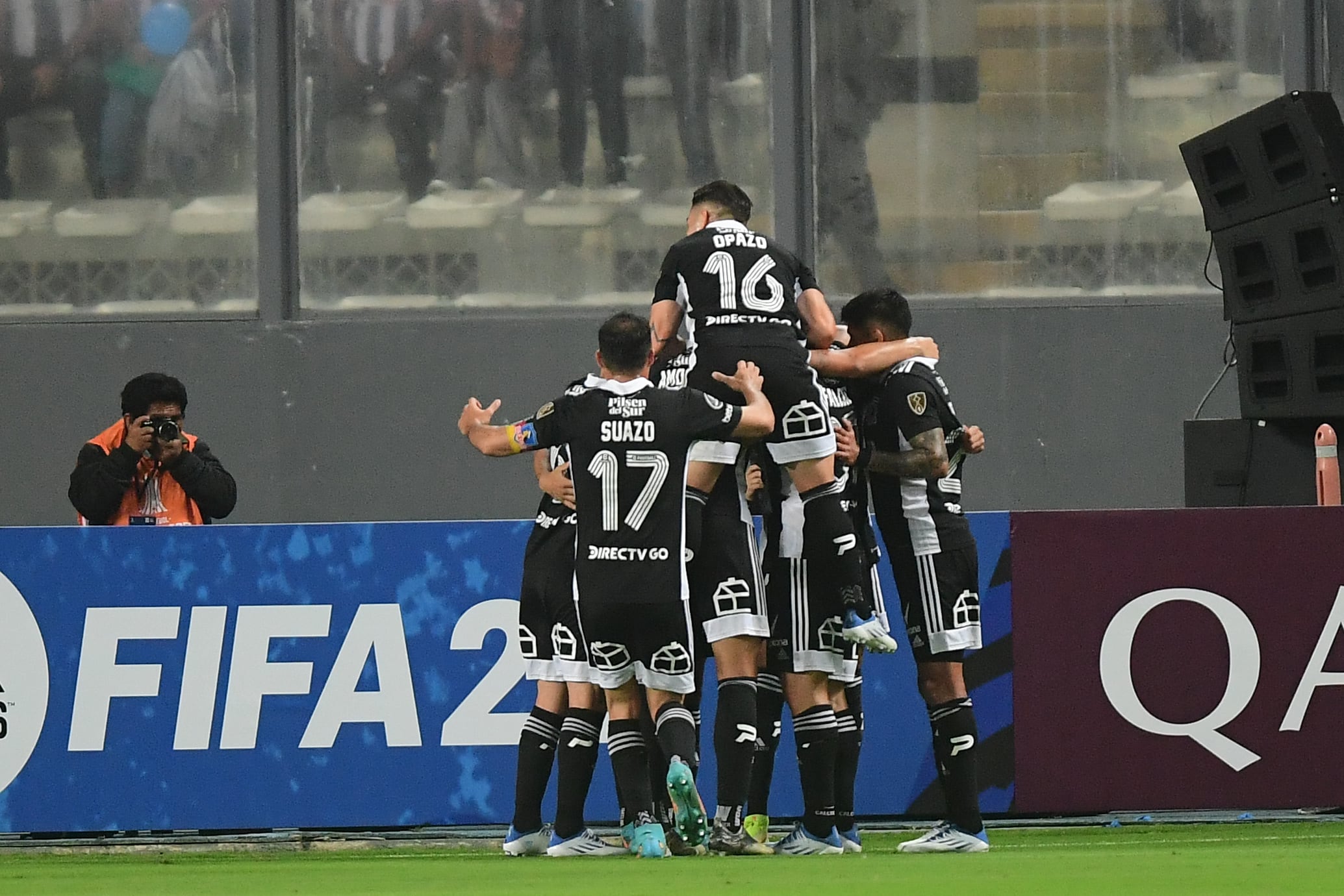 Colo Colo aún no puede salir de Perú: el plantel lleva dos horas varado en Lima