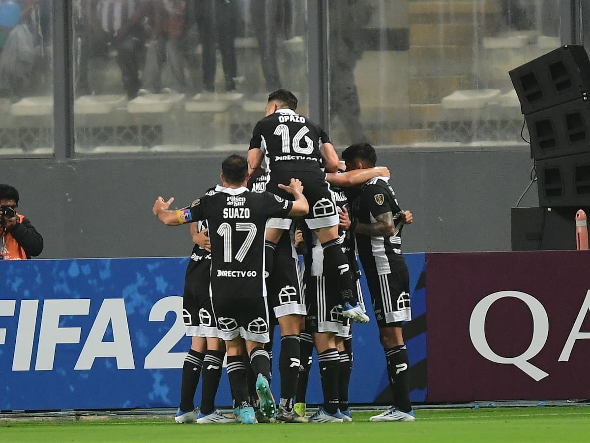 Colo Colo salió de Perú tras estar más de dos horas varados en Lima