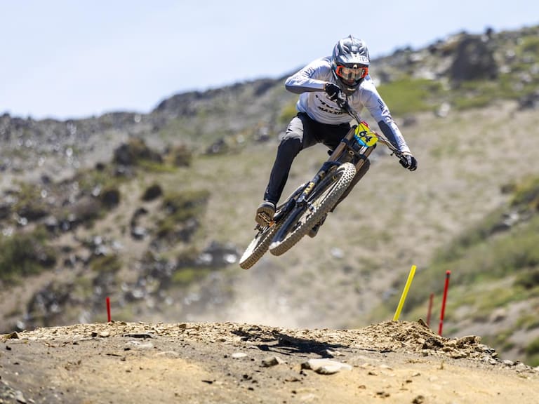 Más de 1.000 corredores competirán en el mundial UCI Masters Mountain Bike World en Nevados de Chillán: fecha y lo que debes saber