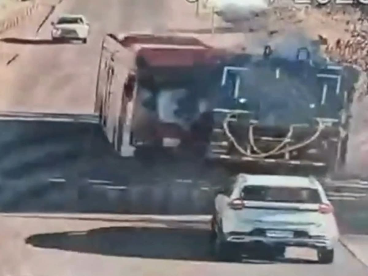 Brutal choque frontal en Pudahuel deja un muerto: cámaras captaron el fatal impacto entre bus y camión