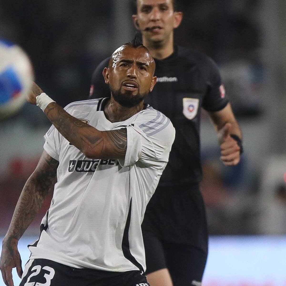 “No hay ninguno que...”: la tajante respuesta de Arturo Vidal por su suplencia en Colo Colo