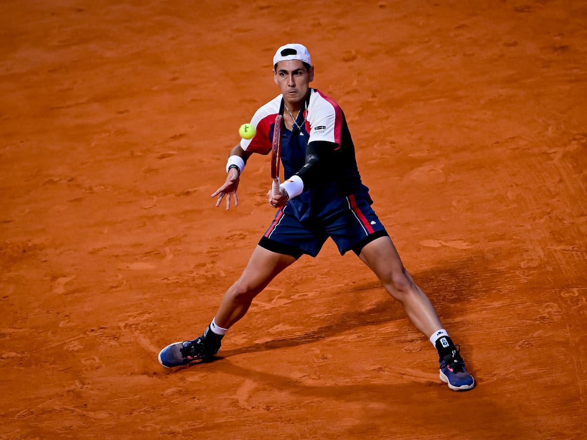 Tras dura batalla: Tabilo cae ante el local Etcheverry y se despide del ATP de Buenos Aires en cuartos de final