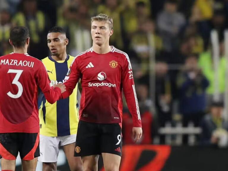 Manchester United no pudo frente al Fenerbahce de Mourinho por la UEFA Europa League