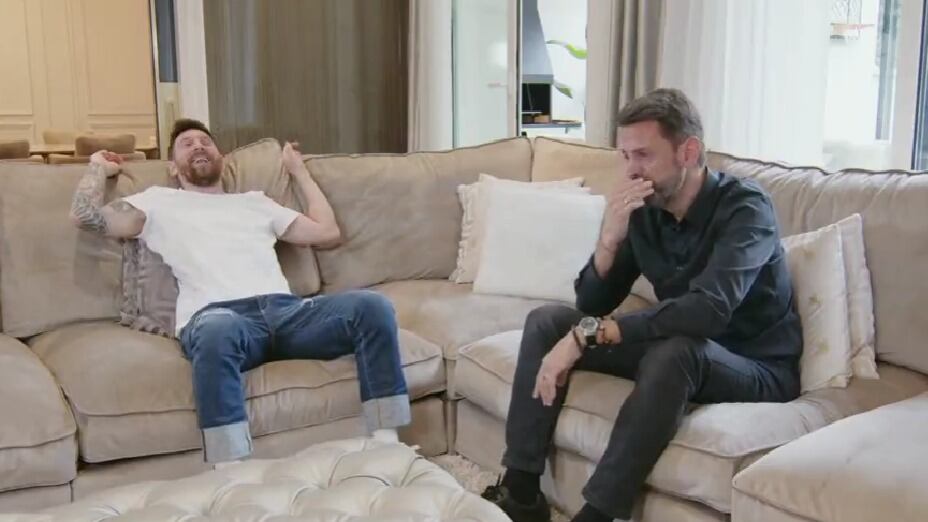 Periodista argentino rompe en llanto al frente de Messi tras entrevistarlo: "Soñé toda la vida con hacer esto"