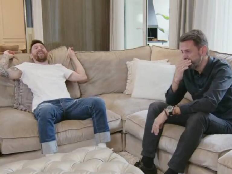 Periodista argentino rompe en llanto al frente de Messi tras entrevistarlo: "Soñé toda la vida con hacer esto"