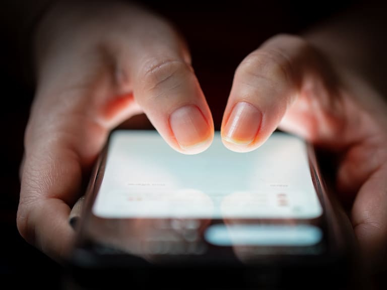 De “de loca” y ”sinvergüenza” a víctima: cómo una mujer logró que la Corte ordenara borrar las funas en su contra