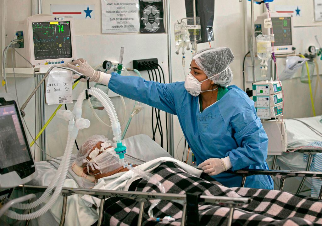 Paciente del Covid-19 atendido en un hospital de campaña en Pará