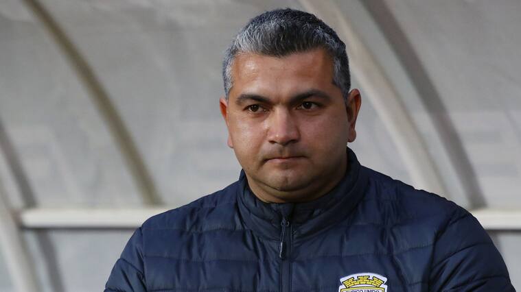 Damián Muñoz, DT de Curicó, y su anhelo de dirigir fuera de Chile: "Sueño con la Premier League"