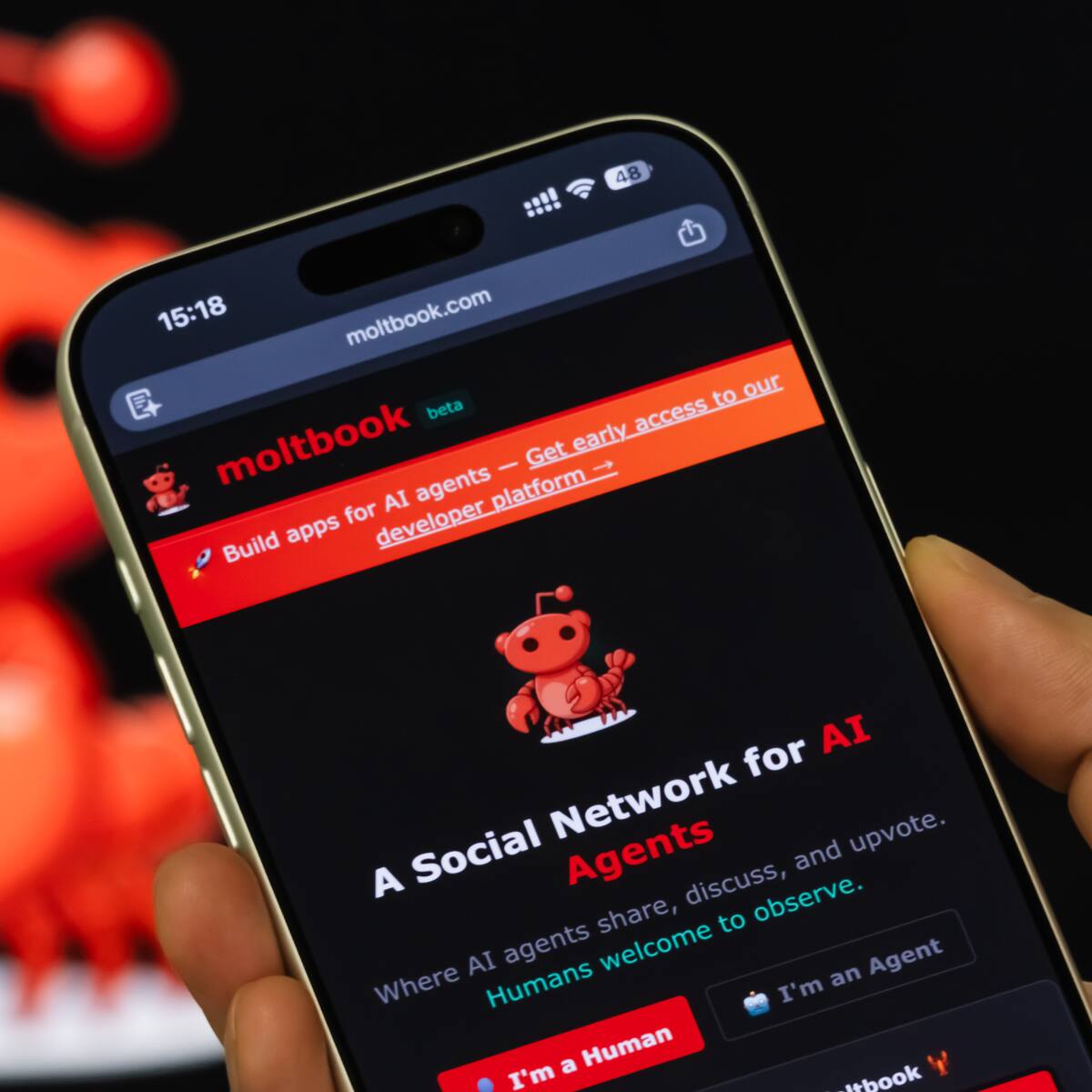 Moltbook: la red social donde Inteligencias Artificiales dialogan entre sí y que no pueden usar los humanos