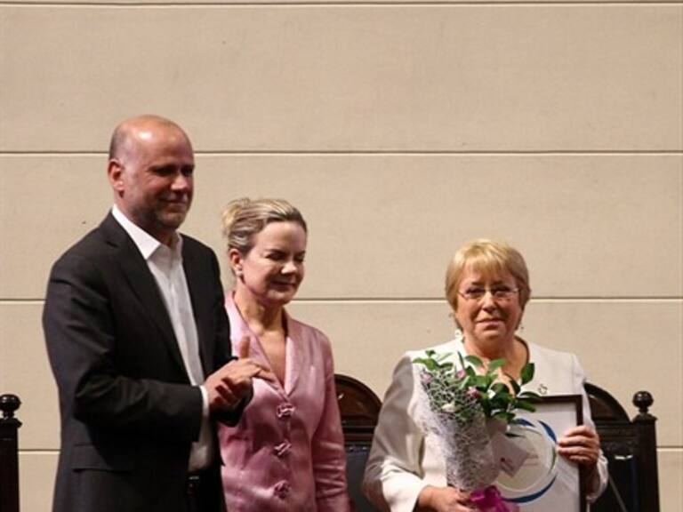 Michelle Bachelet recibió el premio de la Alianza Progresista Internacional