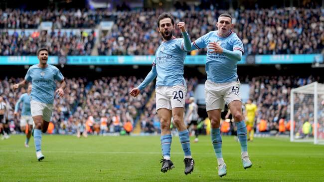 Manchester City derrota a Newcastle y se mantiene a la caza del Arsenal en la Premier League