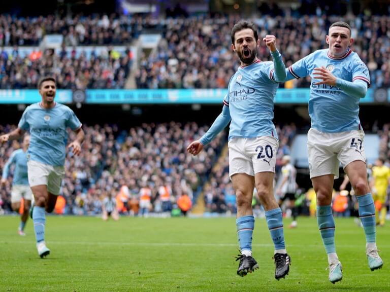 Manchester City derrota a Newcastle y se mantiene a la caza del Arsenal en la Premier League