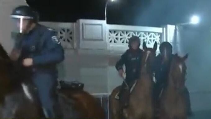Policía le dispara a camarógrafo en vivo durante caos del Gimnasia-Bocacamarógrafo en vivo durante caos del Gimnasia-Boca