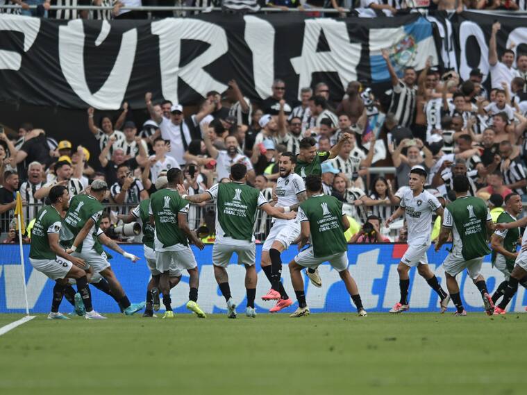 ¡Siempre hay una primera vez! Botafogo derrotó con 10 hombres a Atlético Mineiro y conquistó su primera Copa Libertadores | Getty Images