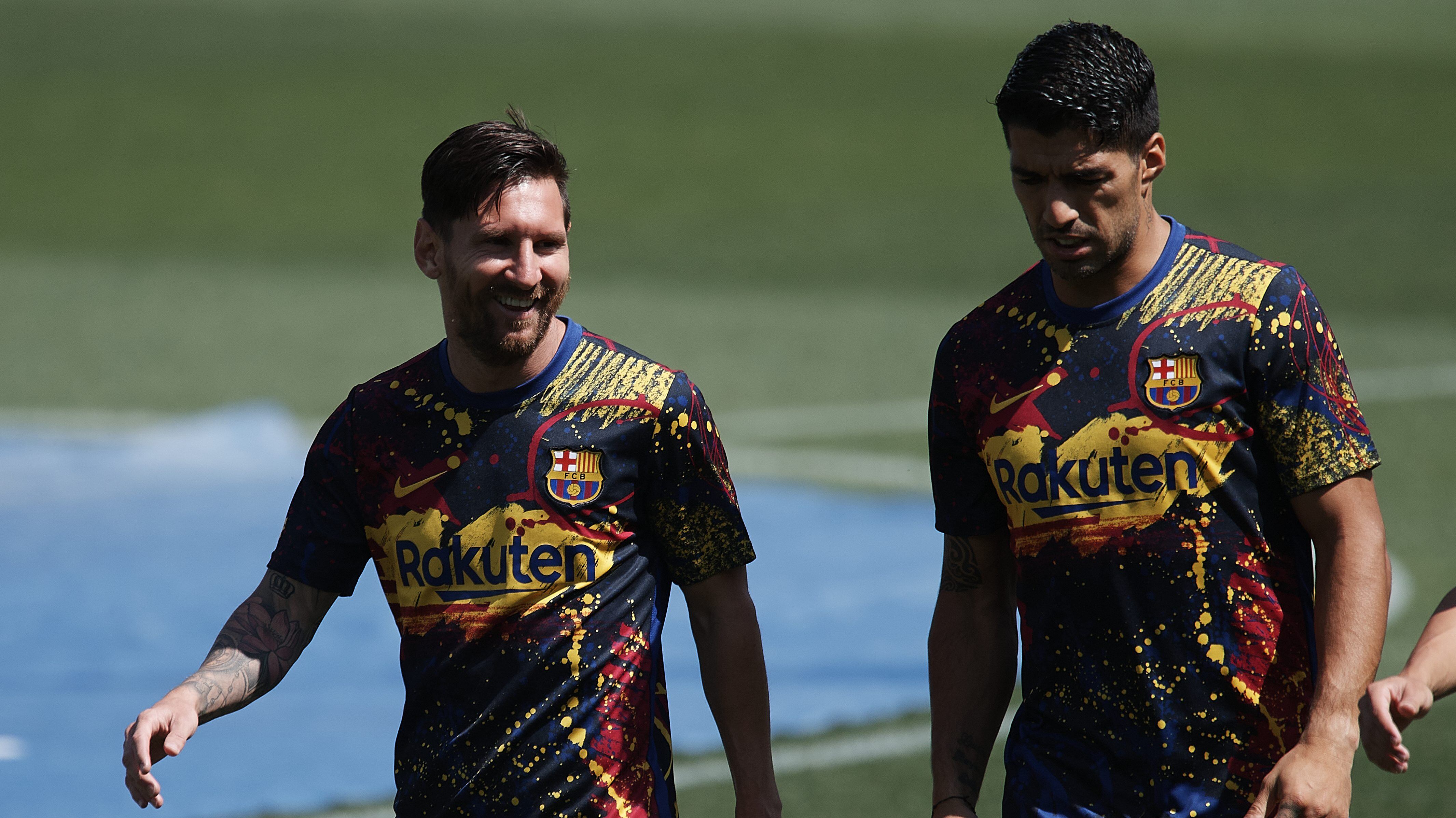 Lionel Messi and Luis Suarez of Barcelona during the warm-up before the Liga match between Deportivo Alaves and FC Barcelona at Estadio de Mendizorroza on July 19, 2020 in Vitoria-Gasteiz, Spain. (Photo by Jose Breton/Pics Action/NurPhoto via Getty Images)