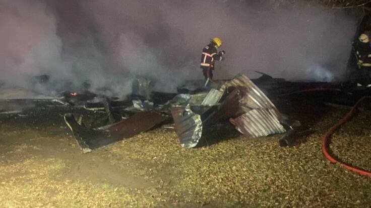 Nuevo ataque incendiario en La Araucanía: encapuchados prenden fuego a capilla en Curacautín