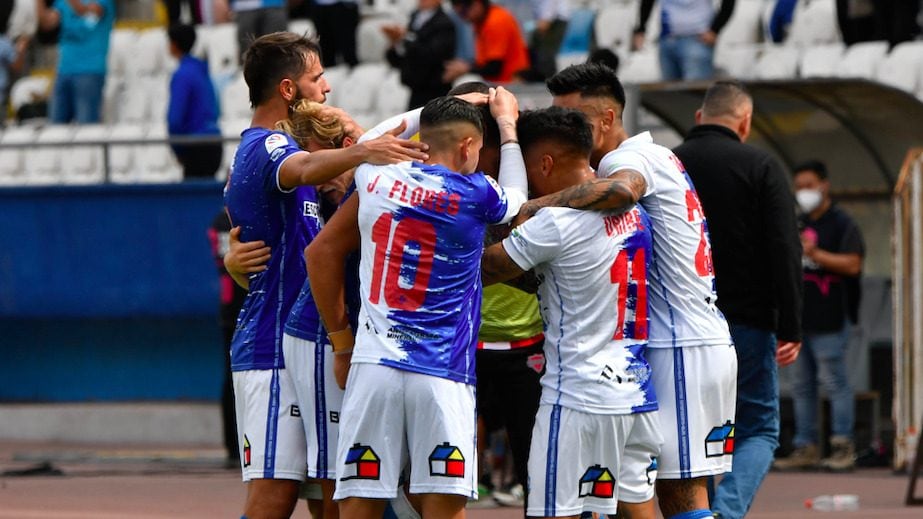 Antofagasta consigue agónico triunfo ante Ñublense y sale de la zona roja