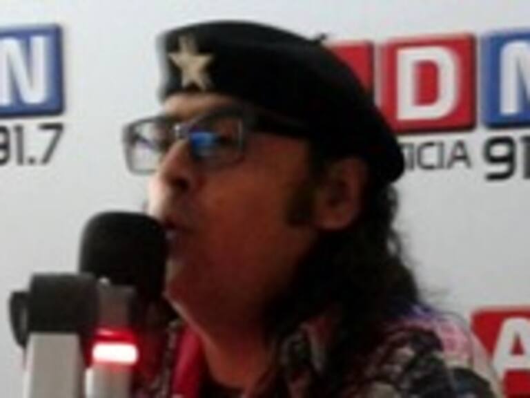 Víctor Hugo Robles: Me encantaría que políticos como Enrique Correa asumieran su homosexualidad