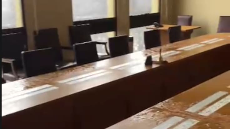 Filtraciones por lluvias afectan salas y biblioteca del Congreso en Valparaíso