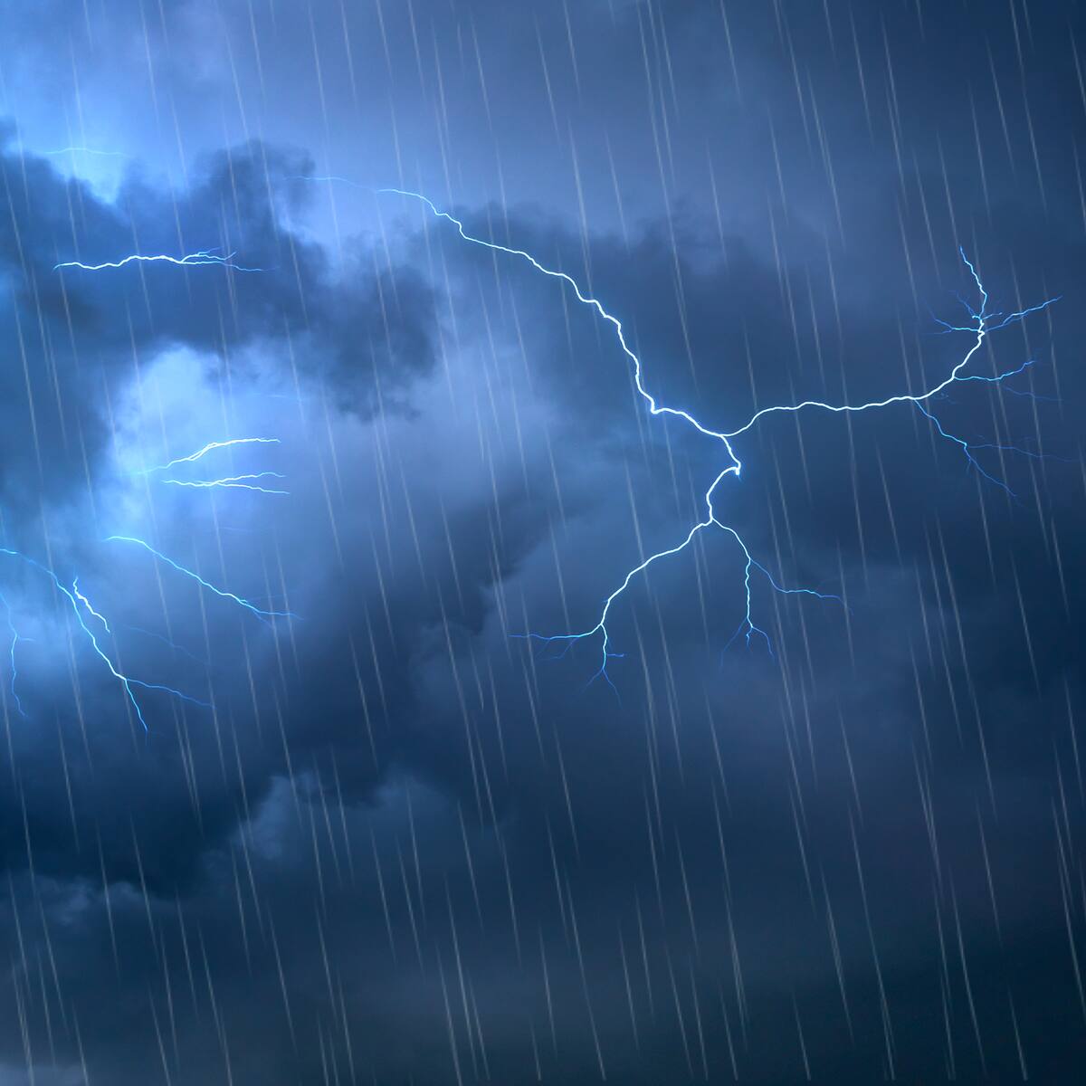 Lluvias de hasta 120 mm en Chile: emiten alarma meteorológica para estas tres regiones por intensas precipitaciones