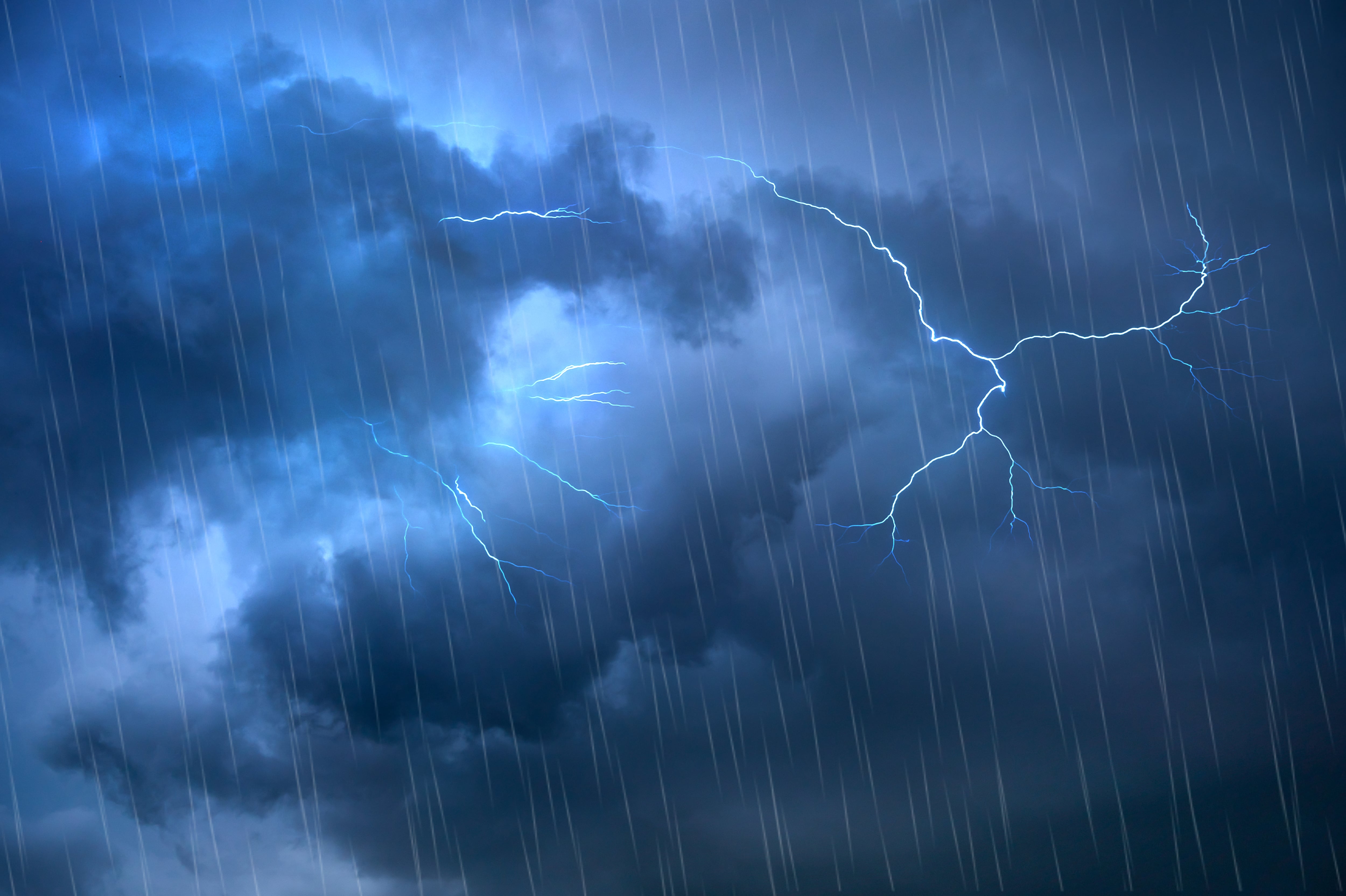 Lluvias de hasta 120 mm en Chile: emiten alarma meteorológica para estas tres regiones por intensas precipitaciones