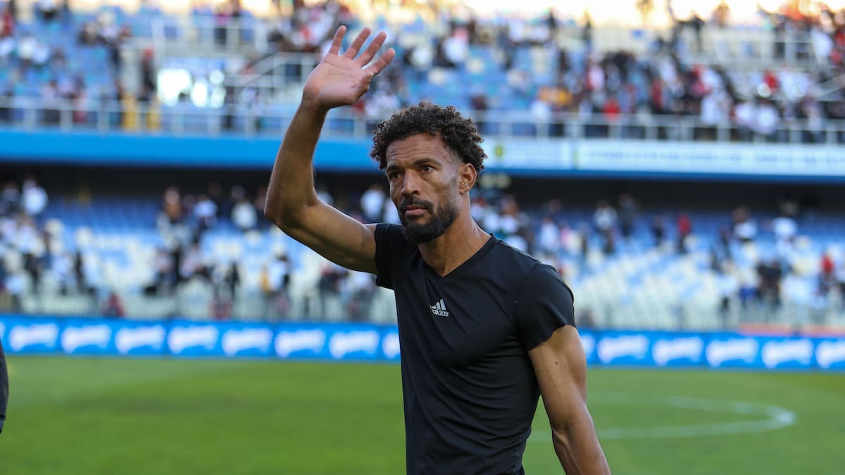 Vozinha, protagonista de una nueva novela en Colo Colo: su viaje al Balón de Oro agita todos los planes