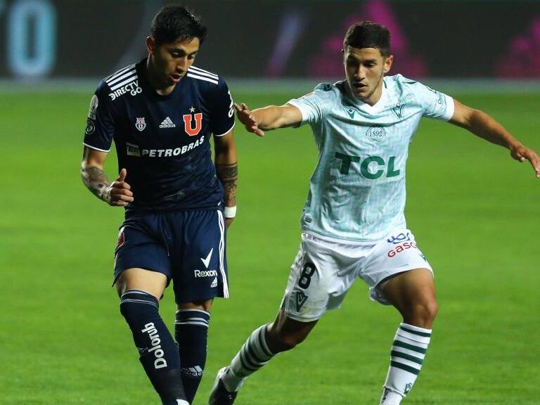 03 DE MAYO DE 2021/RANCAGUACamilo Moya (i) , durante el partido valido por la sexta fecha del Campeonato Nacional AFP PlanVital 2021, entre Universidad de Chile y Santiago Wanderers, disputado en el Estadio El Teniente.
FOTO: SEBASTIAN ORIA/AGENCIAUNO