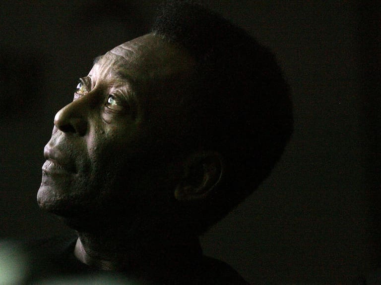 Brazilian soccer legend Edson Arantes do Nacimento, known as Pele, looks on as he attends the opening ceremony of the &quot;Marks of the King&quot; exhibition in Brasilia on June 25, 2008. The exhibition is a tribute to Pele&#039; s profesional career, in the framework of the celebrations of the 50 anniversary of Brazil&#039; s first Football World Cup, obtained in Sweden on June 29, 1958.   AFP PHOTO / Joedson Alves (Photo credit should read JOEDSON ALVES/AFP via Getty Images)