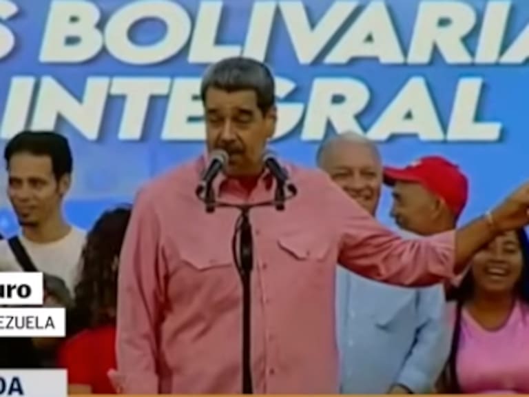 Maduro canta “Imagine” en acto político en Caracas en medio de tensiones con EE.UU.