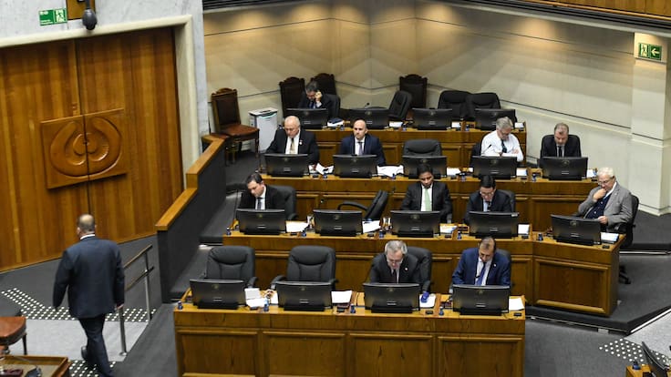 Tras un doble empate: Senado posterga votación sobre levantamiento del secreto bancario en proyecto de inteligencia financiera