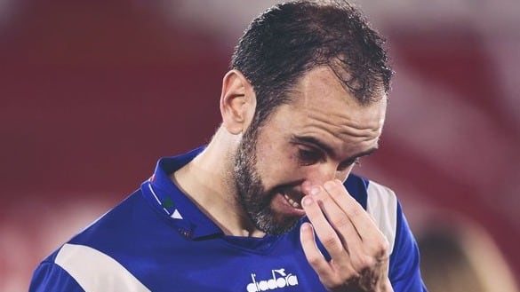 Diego Godín se despidió del fútbol entre lágrimas