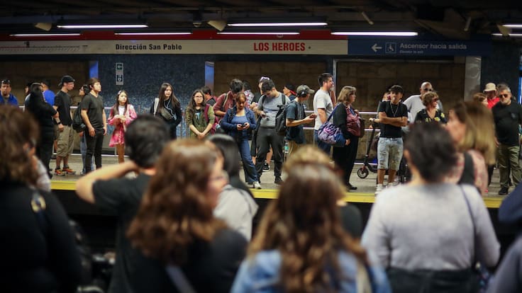 Llevas más de una hora afectada: falla en Linea 1 de Metro provoca retrasos y demoras