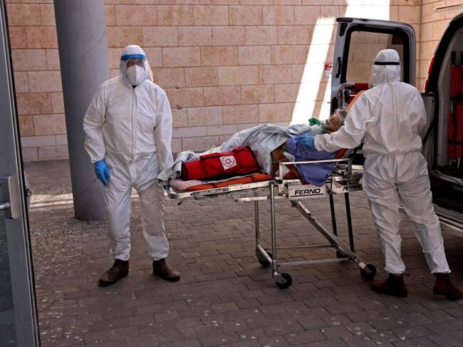 Un paciente con Covid-19 ingresa de urgencia a un hospital de Jerusalén