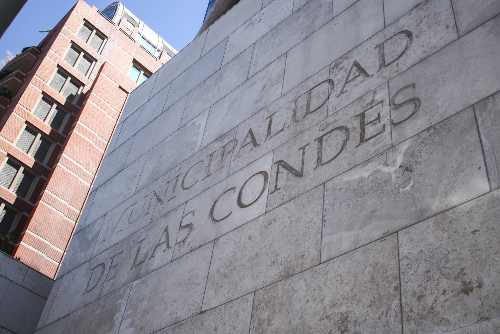 Justicia rechaza indemnización de $315 millones a exdirector de finanzas de la Corporación de Las Condes