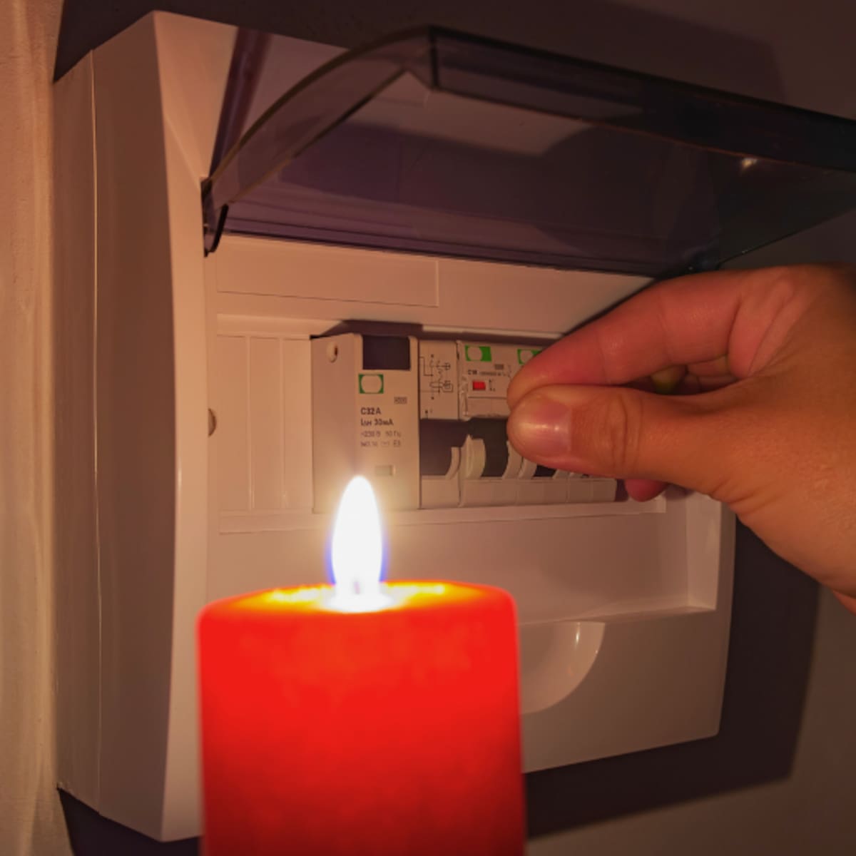 Sistema frontal deja más de 100 mil clientes sin luz: región de Coquimbo concentra la emergencia