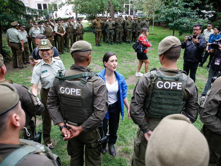 24 DE FEBRERO DE 2024 / VIÑA DEL MAR
La Alcaldesa de Viña del Mar, Macarena Ripamonti junto al General Director de Carabineros Ricardo Yañez participan de la inauguración de la Comisaría Provisoria de Carabineros dentro de la Quinta Vergara
FOTO: DIEGO MARTIN/AGENCIAUNO