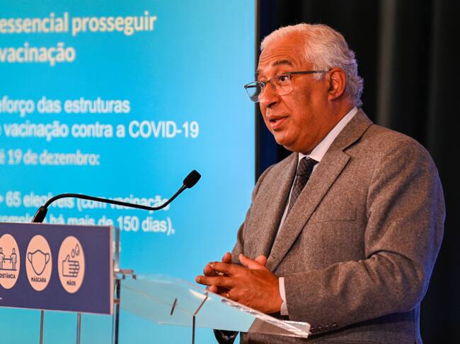 El primer ministro portugués Antonio Costa explica las medidas anticovid