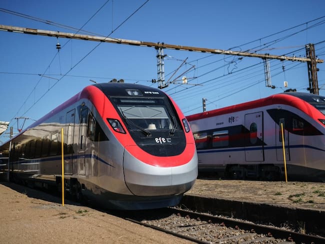 Inauguran ruta Santiago - Chillán del tren “más rápido de Sudamérica”: revisa precios y cuánto demorará el viaje
