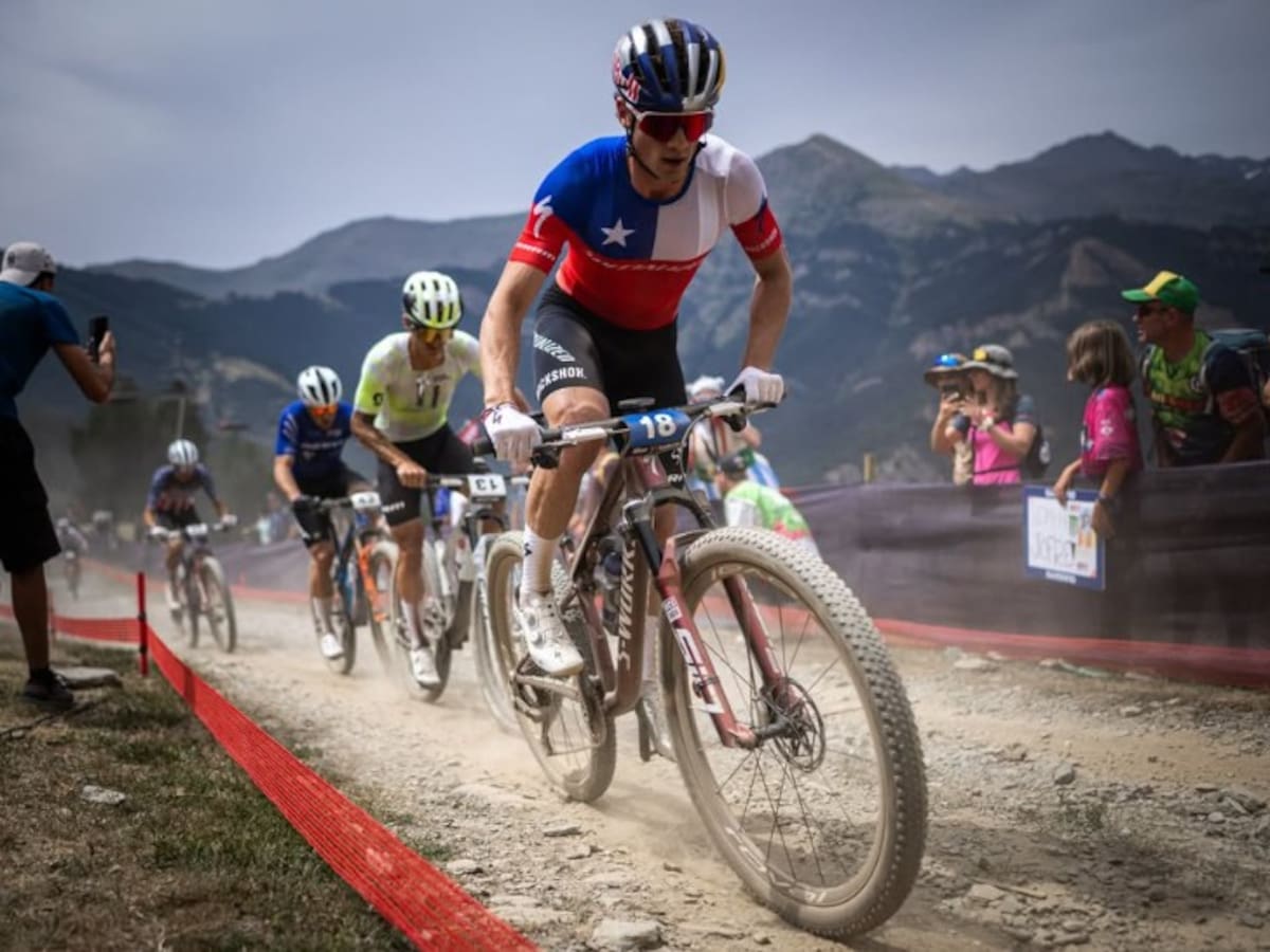 Martín Vidaurre logra un top 10 en la última fecha del ciclismo MTB pese a competir lesionado