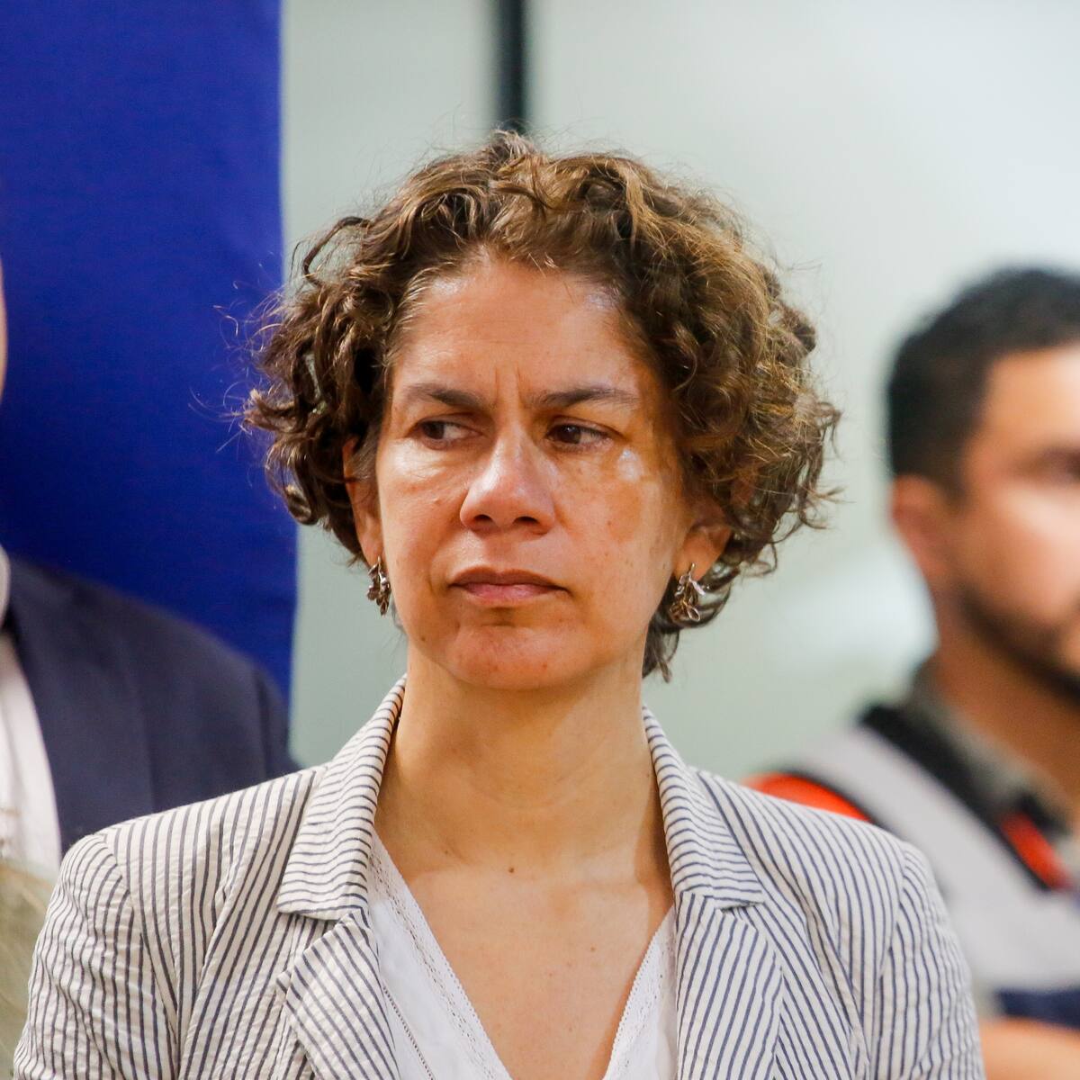 Futuro ministro de Kast responde a ministra Rojas: “¿Cómo puede dormir habiendo atrasado 18 meses un hospital del cáncer?”