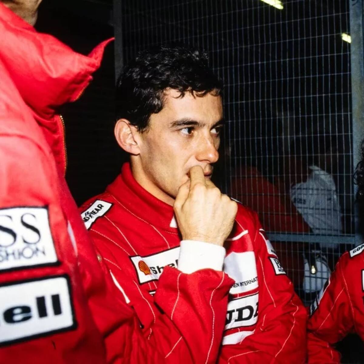 “Me ofende lo que se hizo”: Alain Prost disparó con dureza contra la última serie de Ayrton Senna