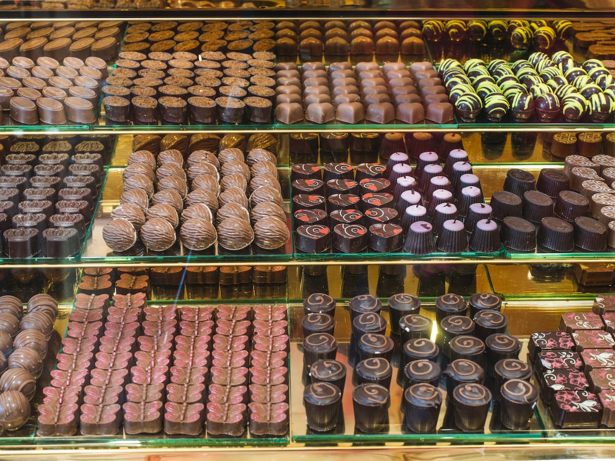 Reconocida chocolatera suiza llega a Chile: dónde quedan sus dos primeras tiendas y cuándo abren