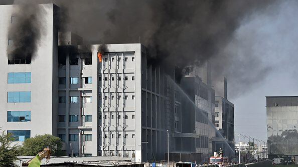 Incendio en el mayor productor de vacunas del mundo